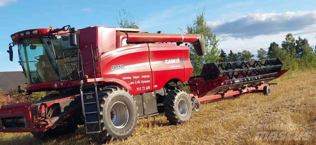 Case IH 9010 Combine Harvesters