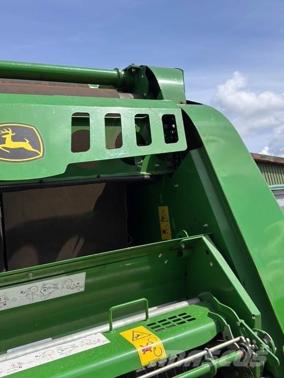 John Deere V461R Round Balers
