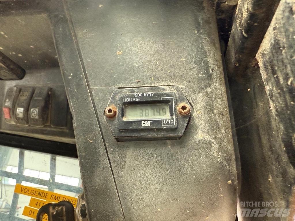 CAT 277B Skid Steer Loaders