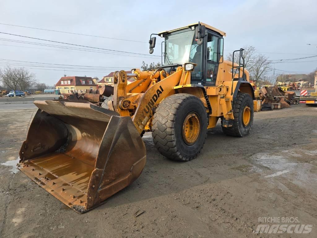 Hyundai HL 960 Wheel Loaders