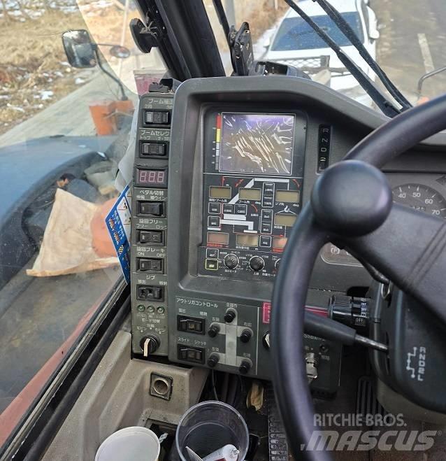 Komatsu LW 500-1 Rough Terrain Cranes