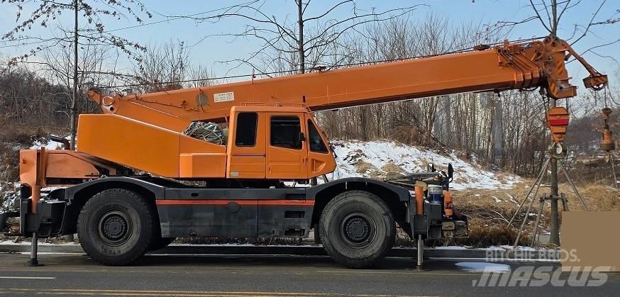 Komatsu LW 500-1 Rough Terrain Cranes