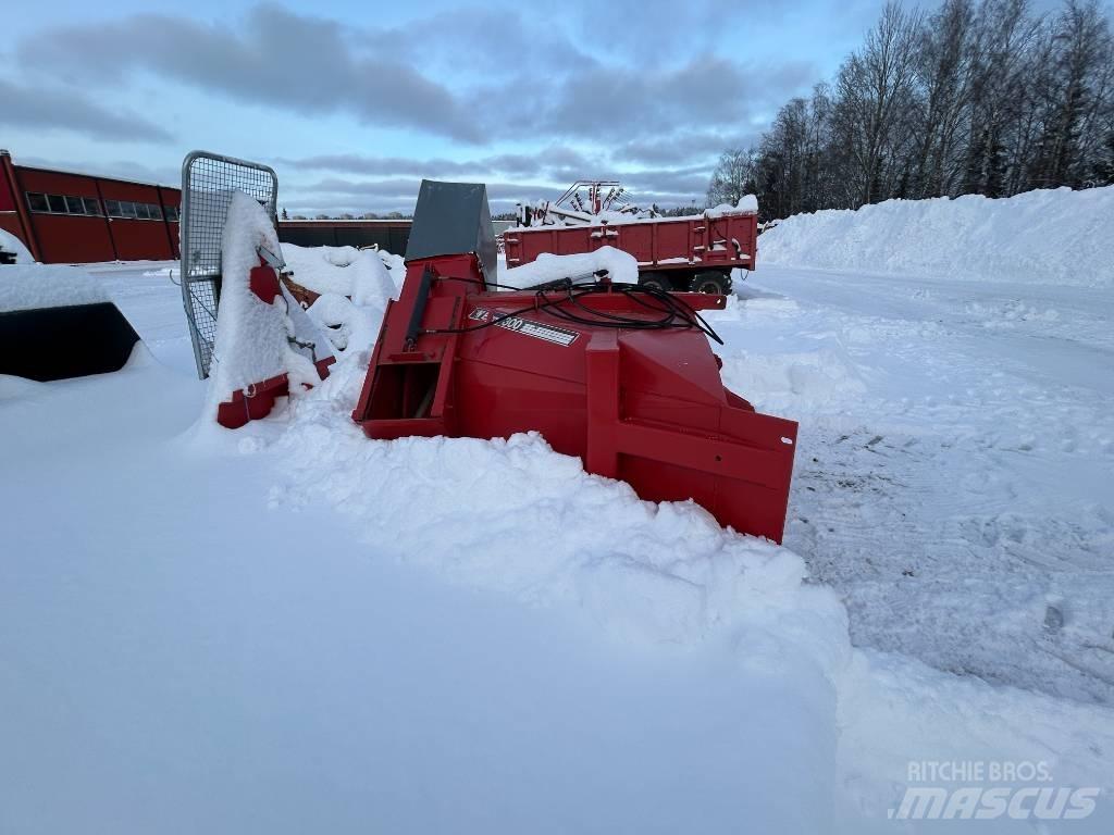 Esko LL300 Snow Blowers