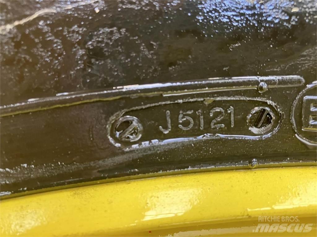 BKT 520/85R38 Tires, wheels and rims