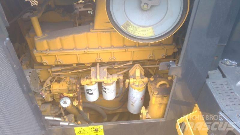 Shantui SD32 Crawler dozers