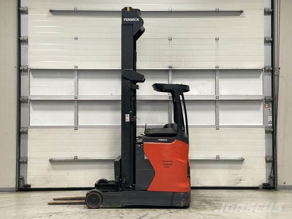 Linde R16 Reach trucks