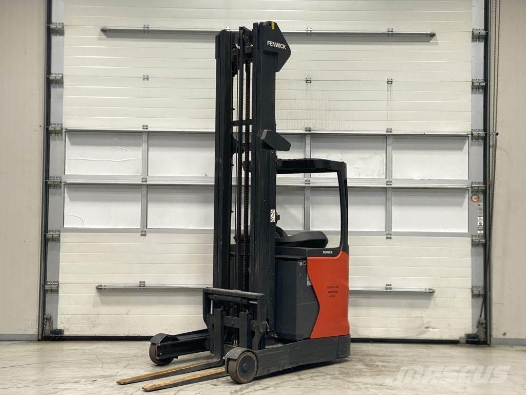 Linde R16 Reach trucks