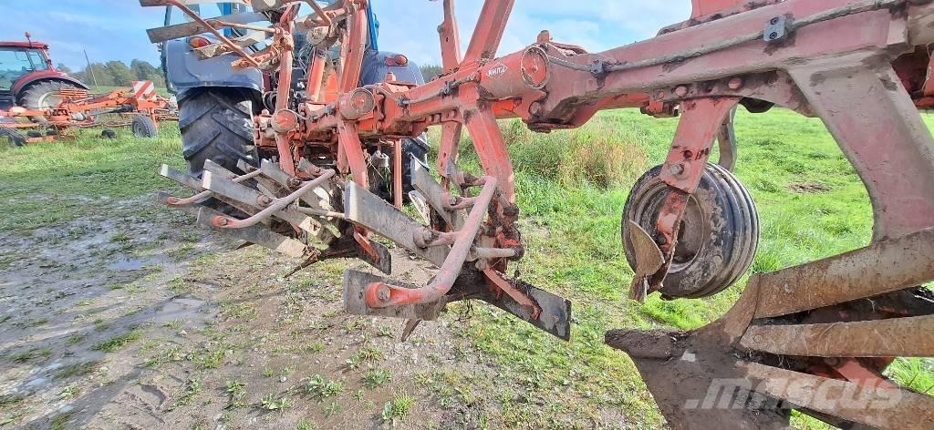 Kuhn Vari-Master 123 Reversible ploughs
