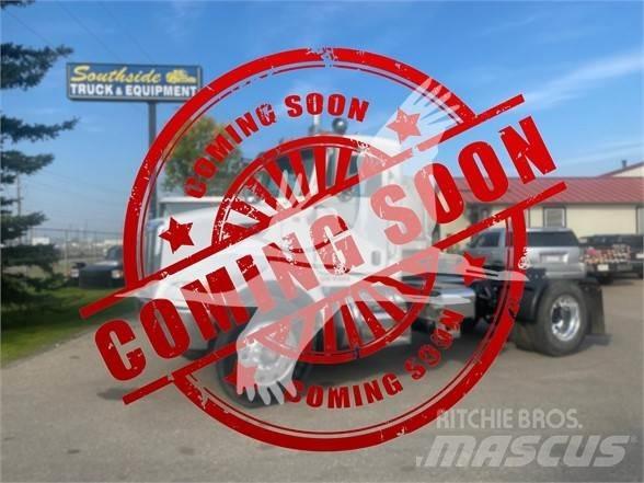Peterbilt 335 Conventional Trucks / Tractor Trucks