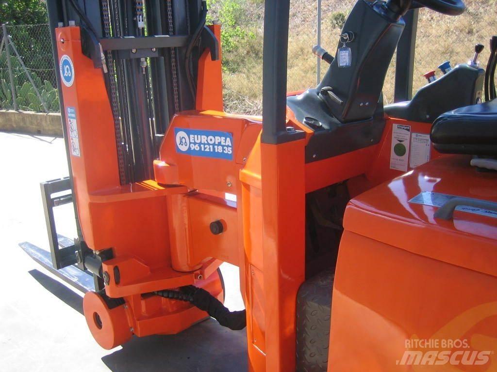  B318 Narrow aisle truck
