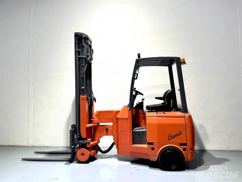  B318 Narrow aisle truck