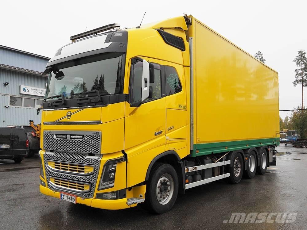 Volvo FH 16 Wood Chippers
