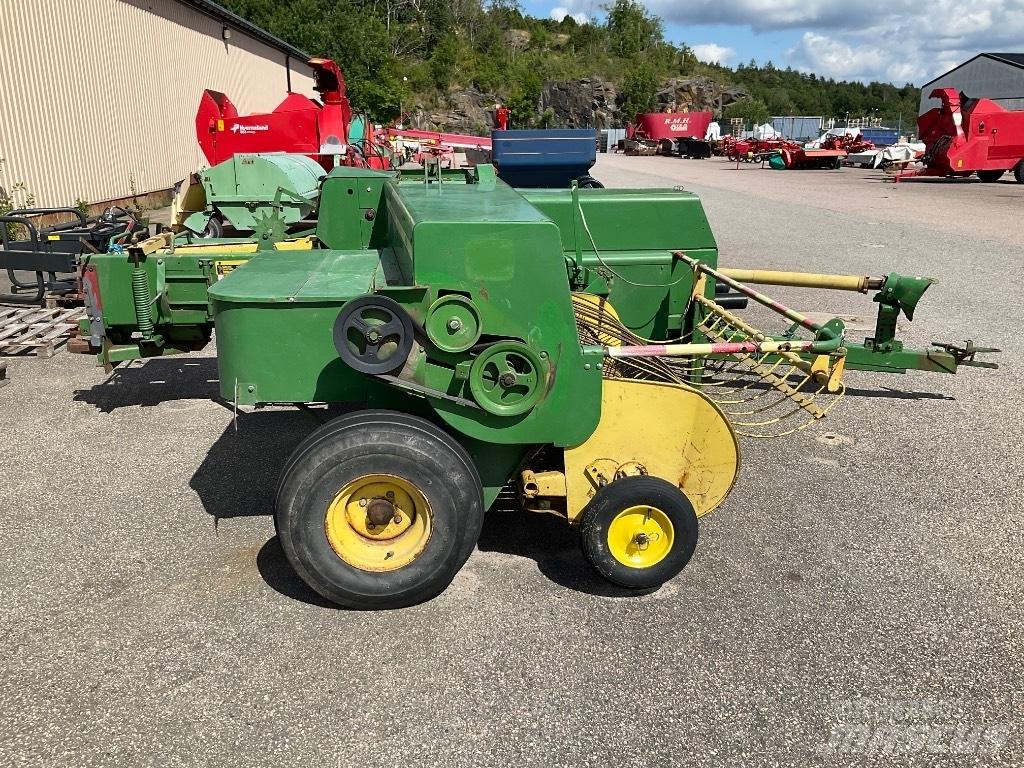 John Deere 440 Square Balers