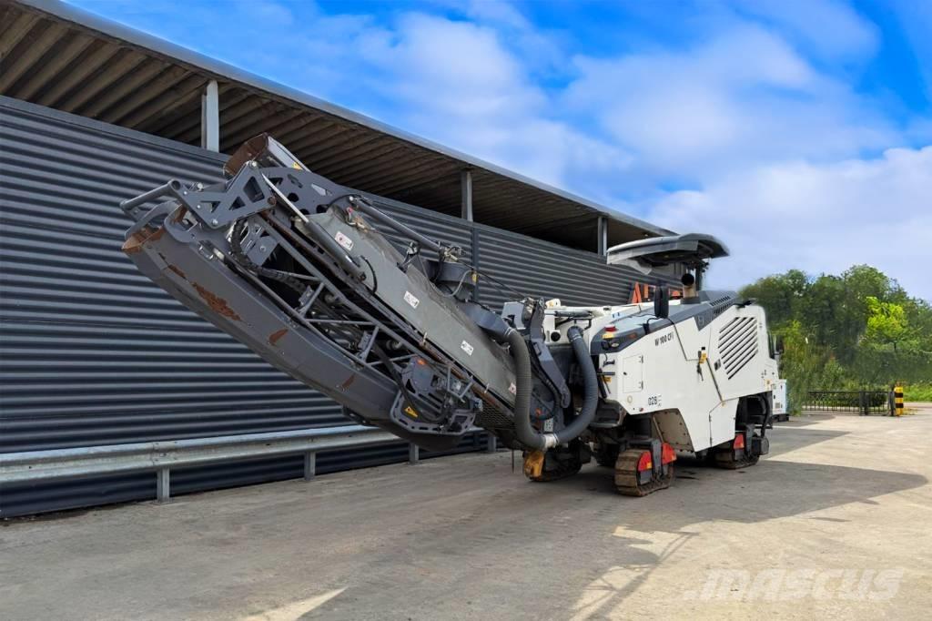 Wirtgen W 100 CFI Asphalt cold milling machines