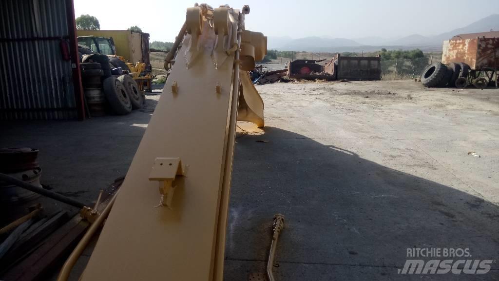 CAT 245 Booms and dippers