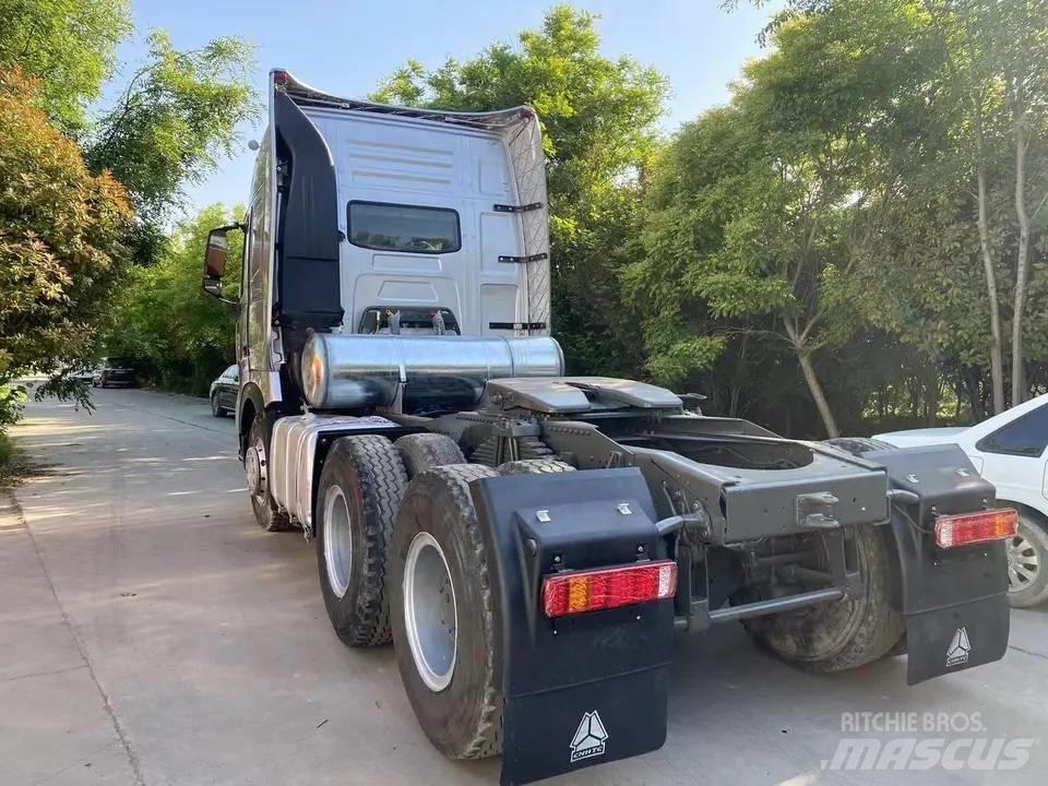 Howo A7 6X4 Conventional Trucks / Tractor Trucks