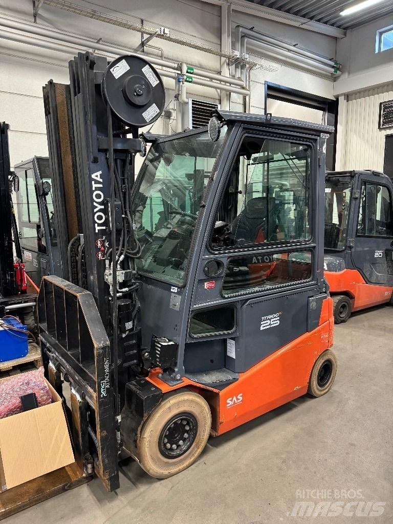 Toyota 8FBMKT25 Electric Forklifts