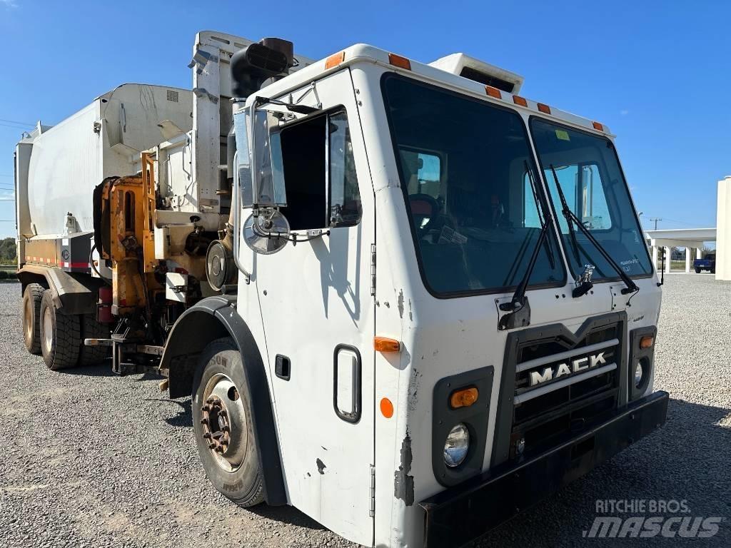 Mack LEU613 Garbage Trucks / Recycling Trucks