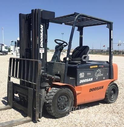Doosan B40 X-5 Electric Forklifts