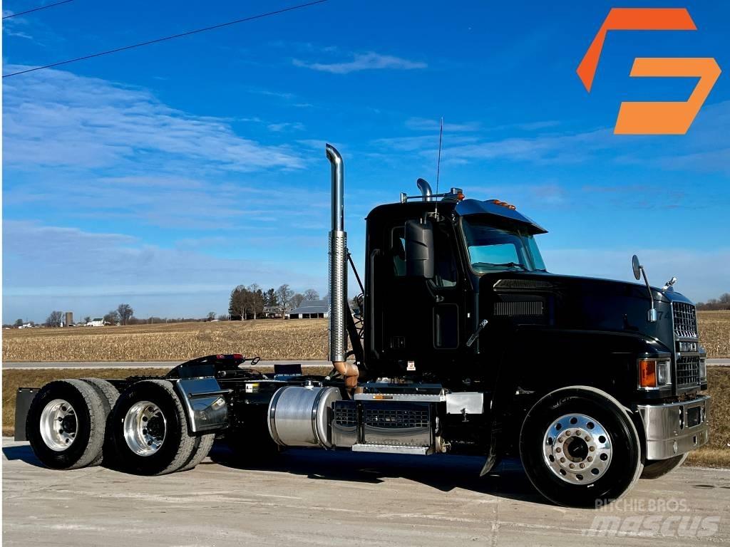 Mack Pinnacle Conventional Trucks / Tractor Trucks