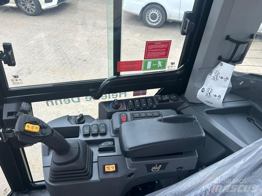 CAT 906 Wheel Loaders