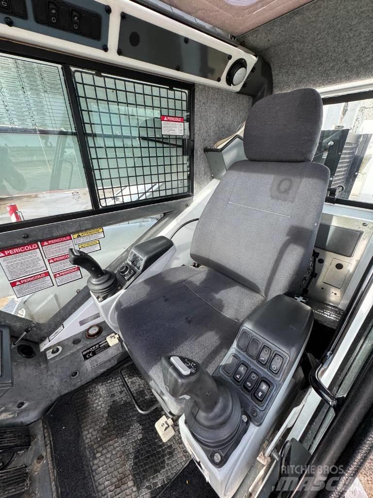 Grove RT 550 E Mobile and all terrain cranes