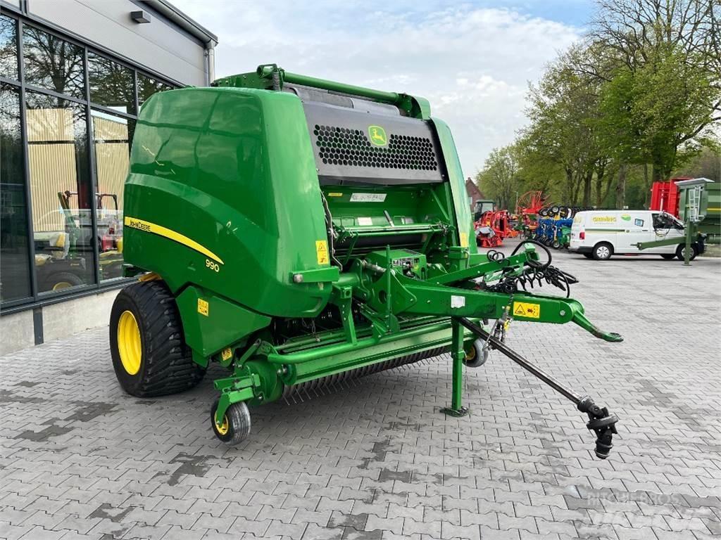 John Deere 990 Round Balers
