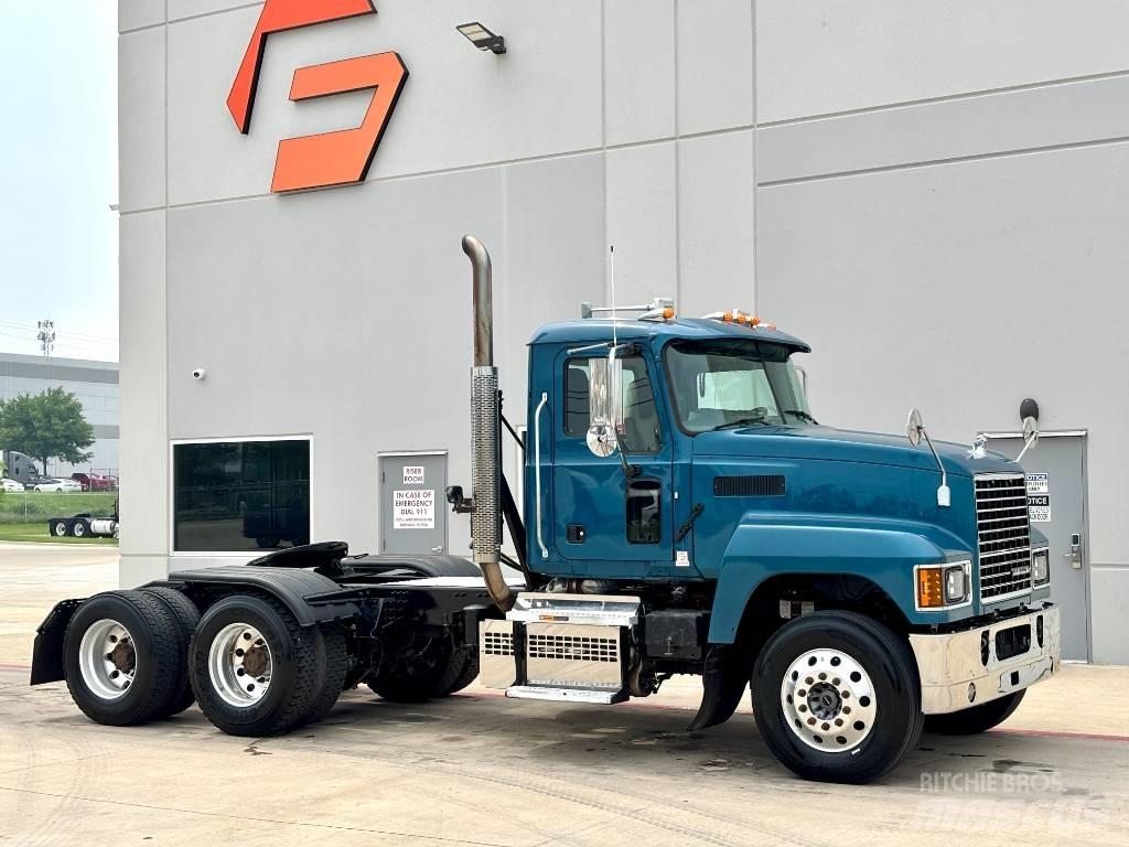 Mack Pinnacle Conventional Trucks / Tractor Trucks
