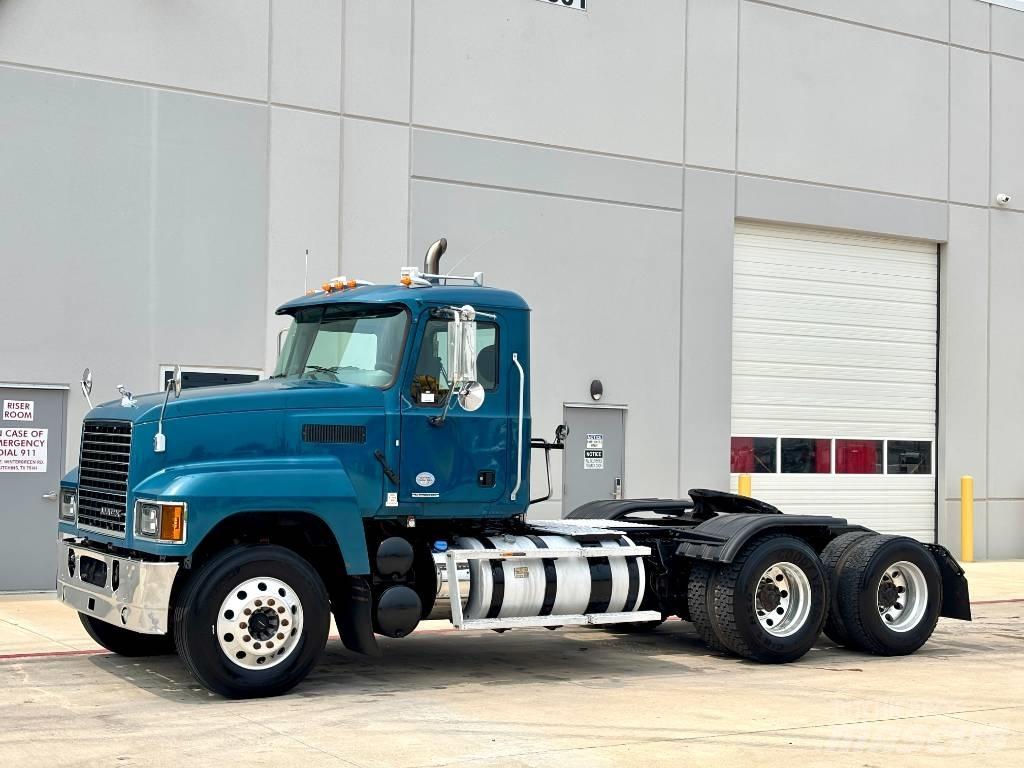 Mack Pinnacle Conventional Trucks / Tractor Trucks