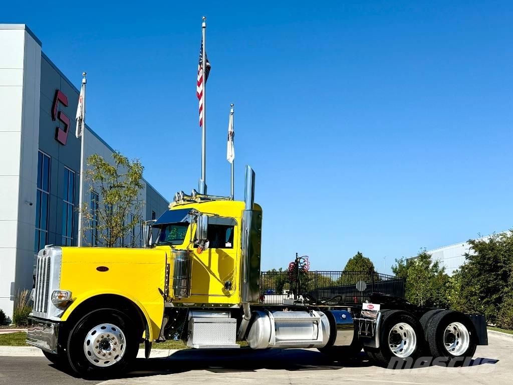 Peterbilt 389 Conventional Trucks / Tractor Trucks