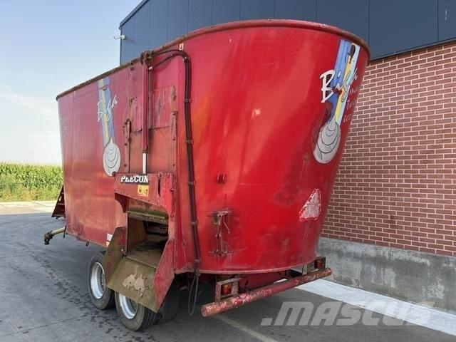 Peecon 26M³ Mixer feeders