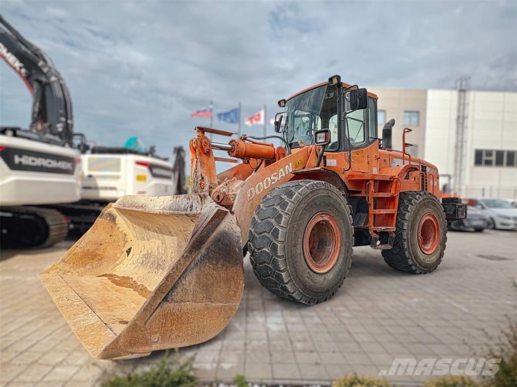 Doosan DL 300 Wheel Loaders