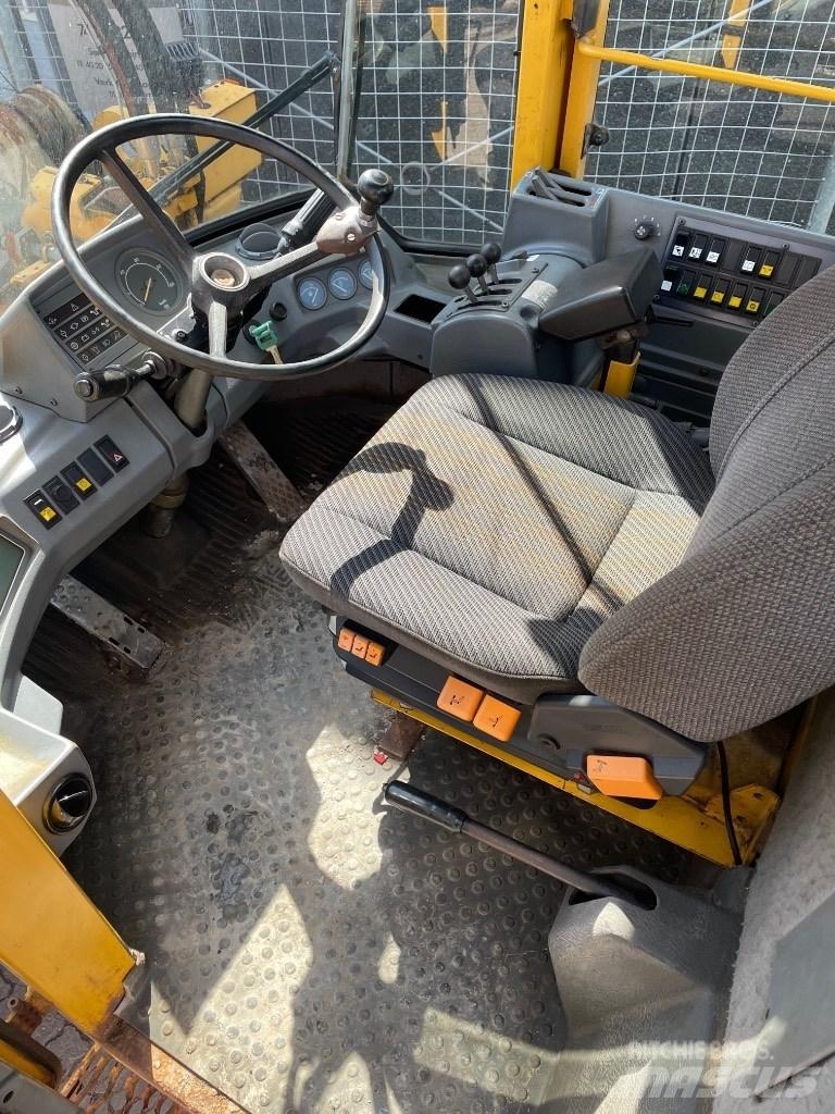 Volvo L120B Wheel Loaders
