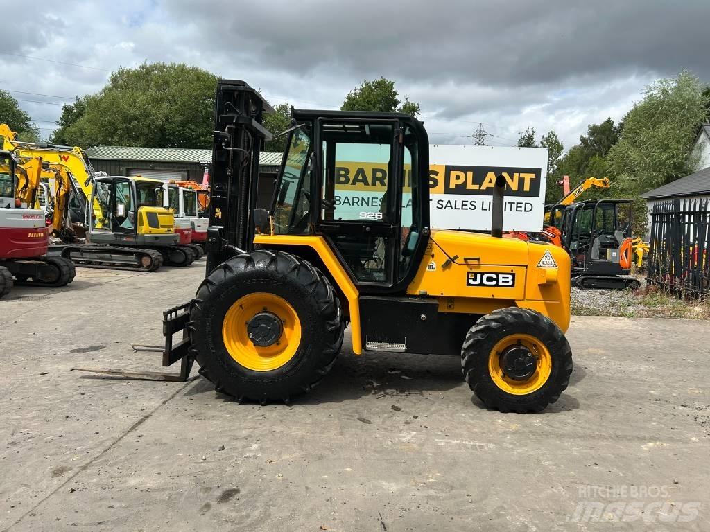 JCB 926 Rough Terrain Trucks
