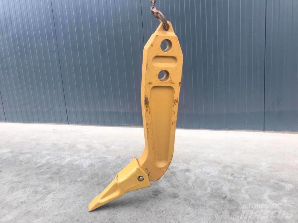 Komatsu D61 Shank Rippers
