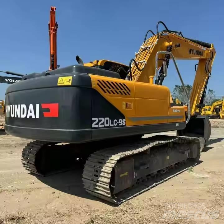 Hyundai R220LC-9S Crawler Excavators