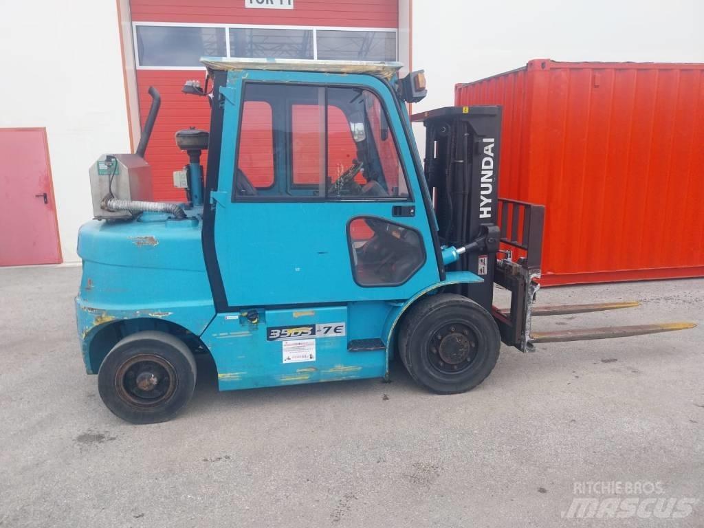 Hyundai 35 DS-7 Diesel Forklifts