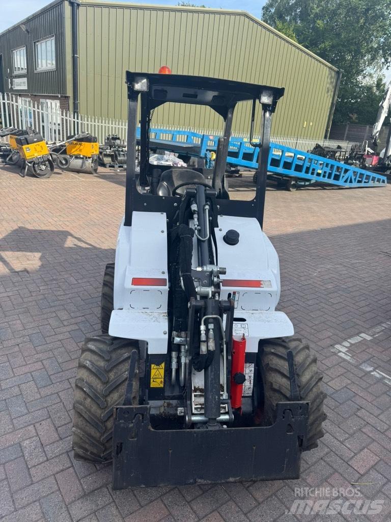 Bobcat L 28 Mini Loader