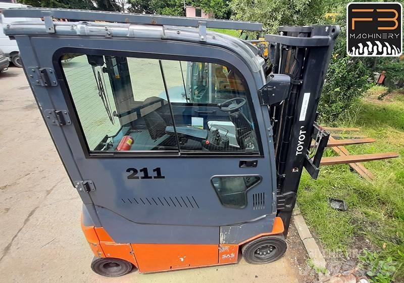 Toyota 8FBMT30 Electric Forklifts