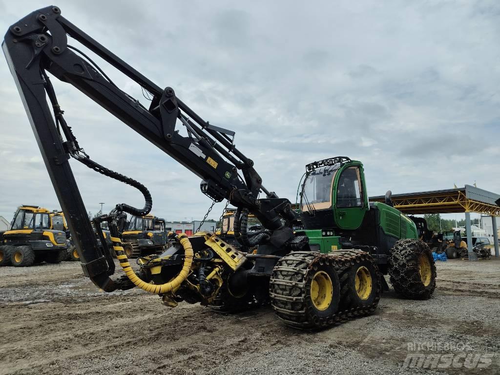 John Deere 1270G 6W Harvesters
