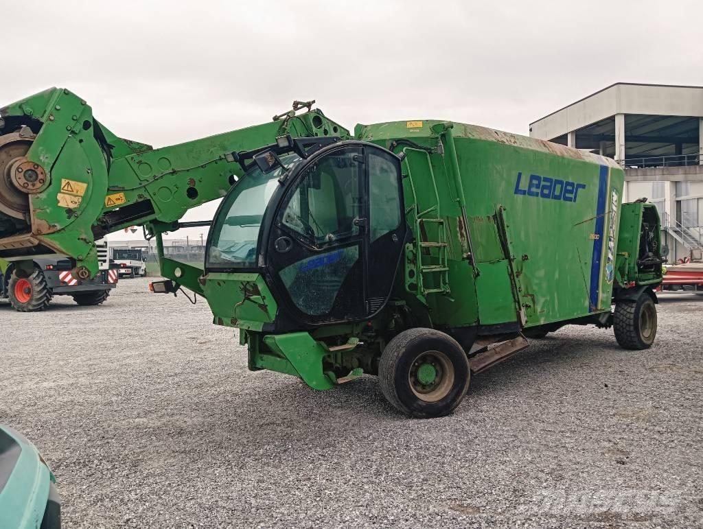 Faresin LEADER 2600 Mixer feeders