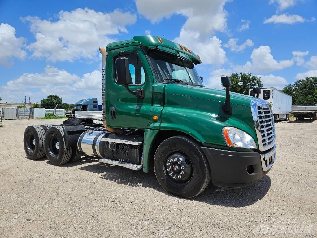 Freightliner 125 Conventional Trucks / Tractor Trucks