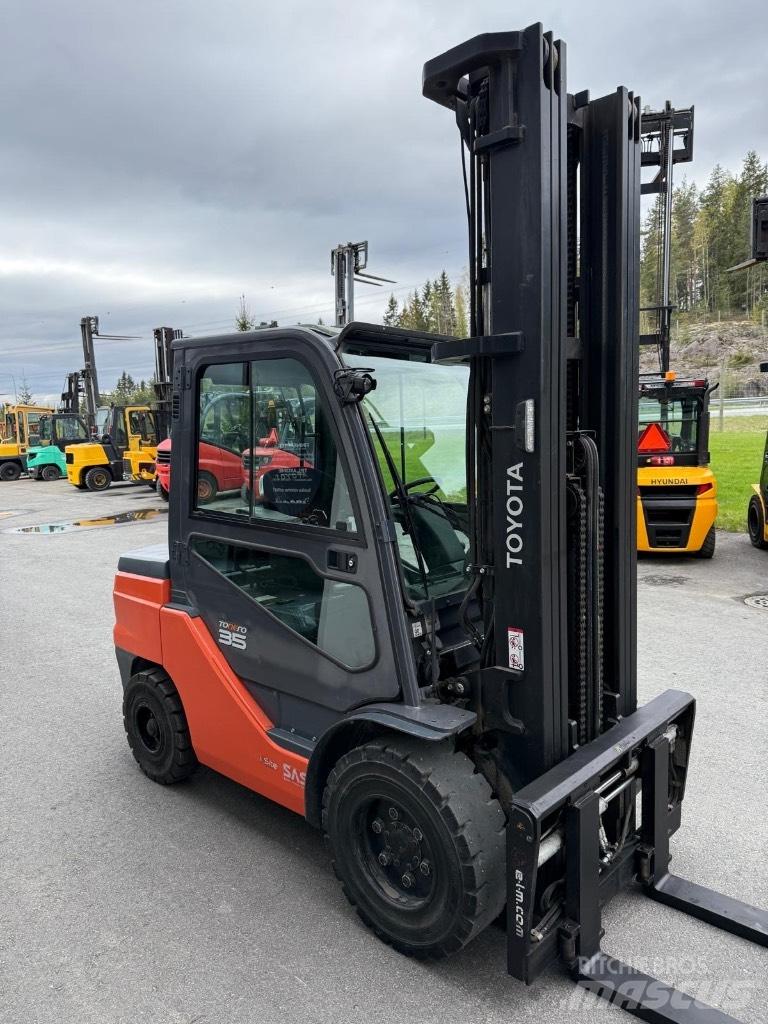 Toyota 52-8 FDJF 35 Diesel Forklifts