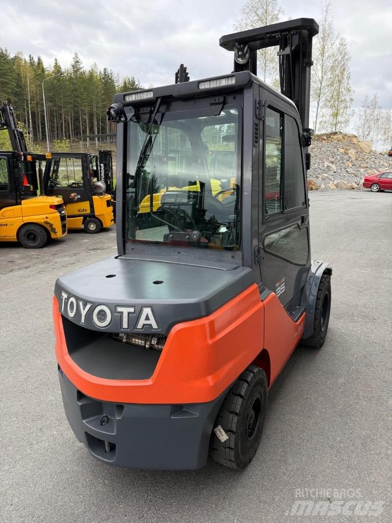 Toyota 52-8 FDJF 35 Diesel Forklifts