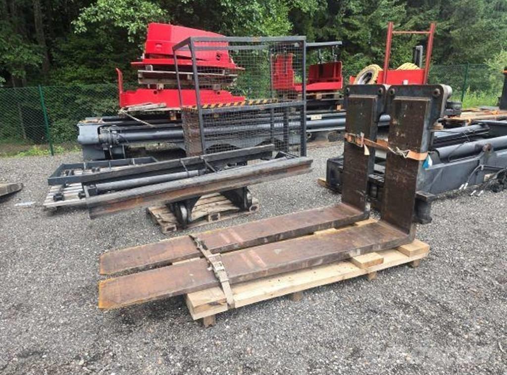 Kalmar DCE150-12 Diesel Forklifts