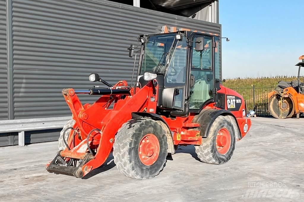 CAT 907H2 Wheel Loaders