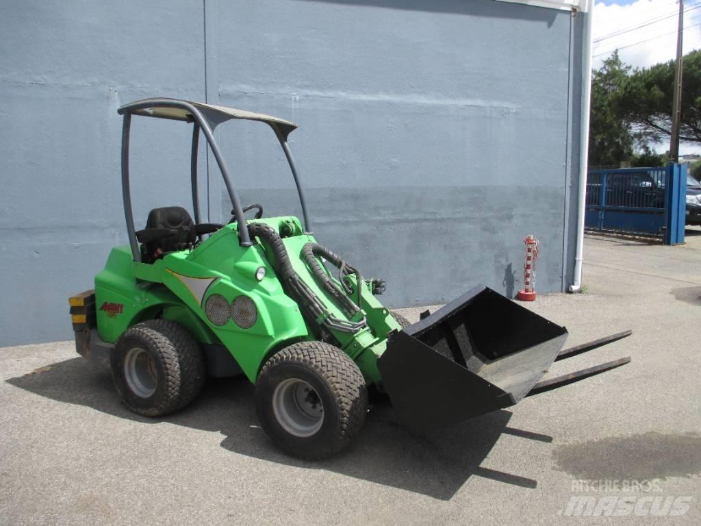 Avant 635 Utility Machines
