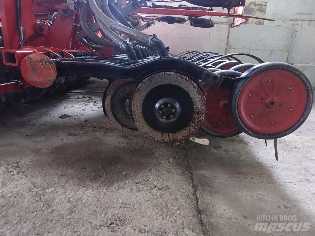 Horsch Pronto 9SW Farm Drills