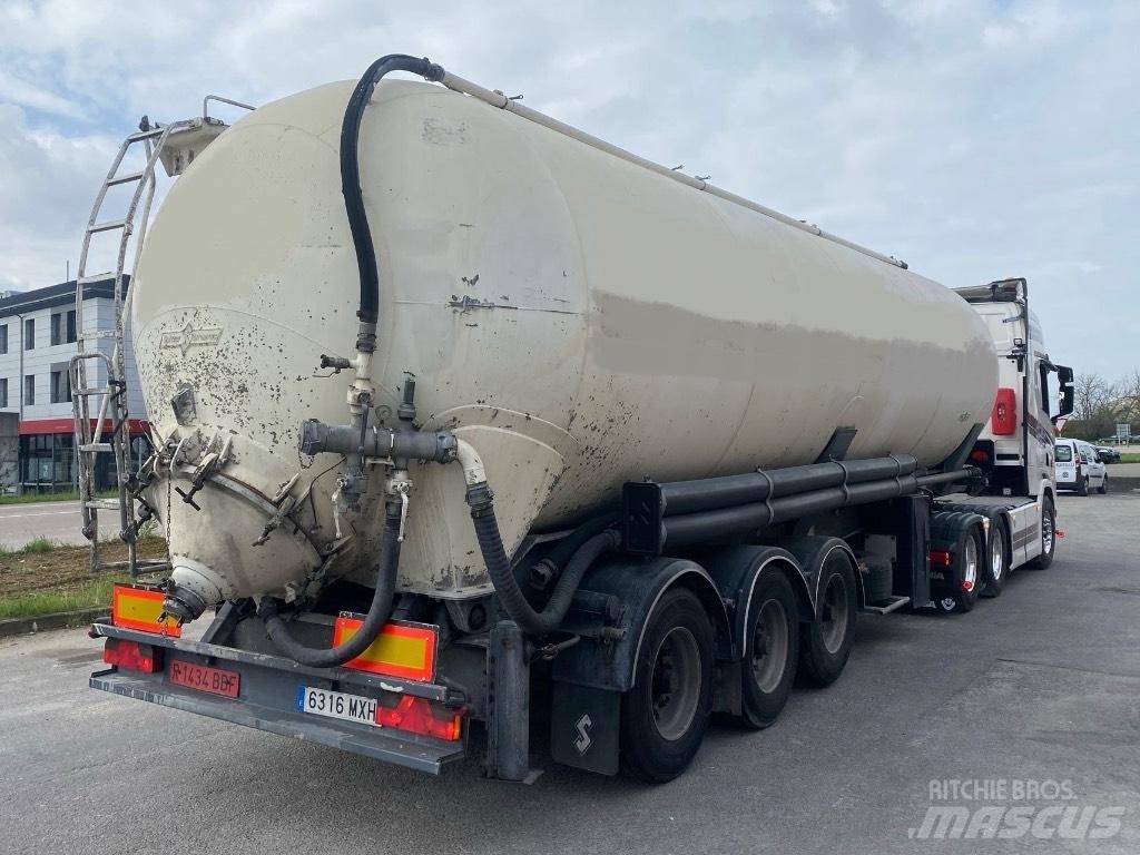 Spitzer SK2452 Tanker Trailers
