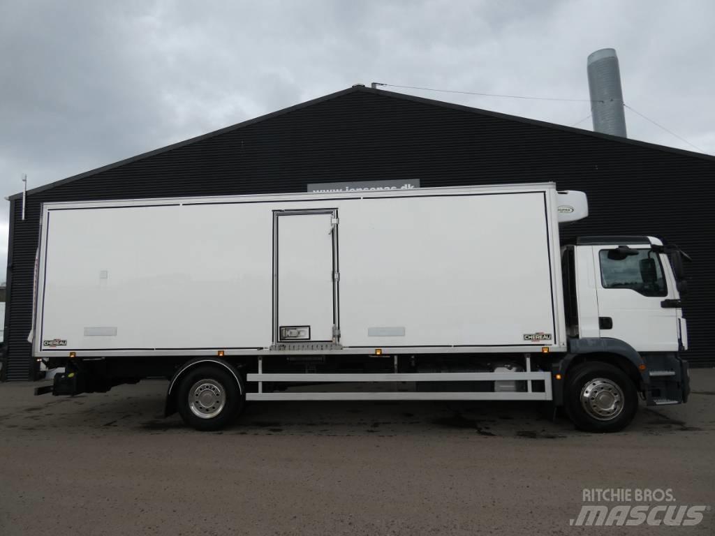 MAN 18.250 Reefer Trucks